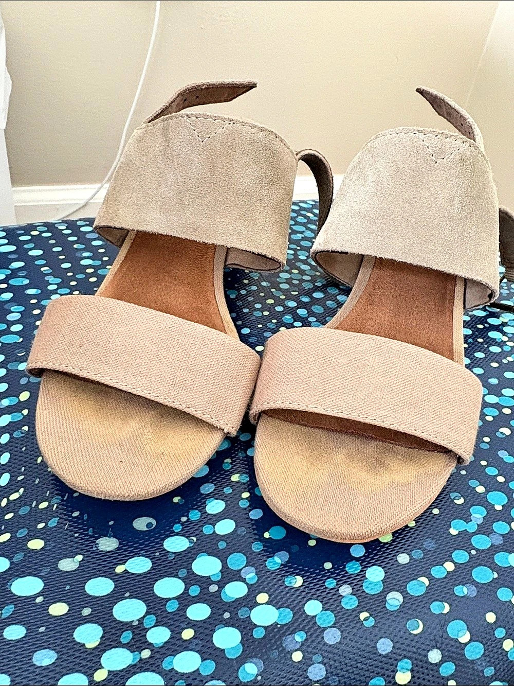 TOMS Poppy Block Heel Sandal Wedges Beige US 9.5